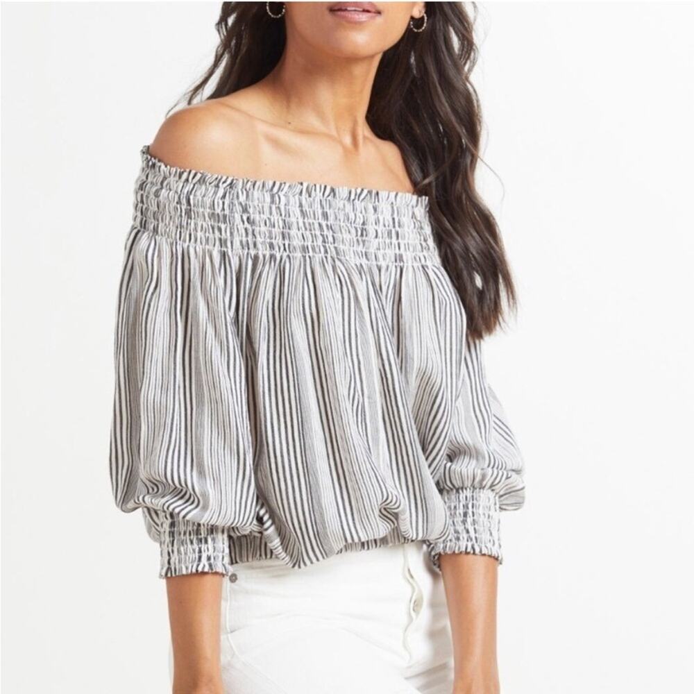 NEW Evereve Sydney Striped Off Shoulder Blouse in Stripe - Size XS